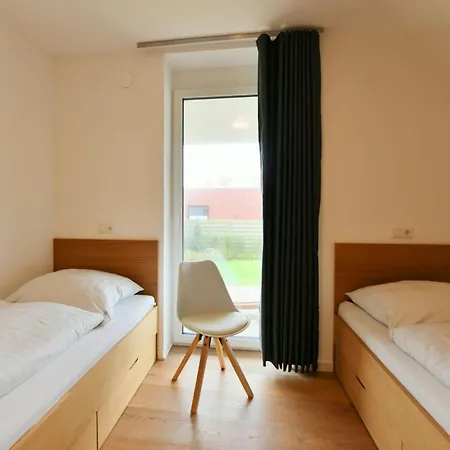 Apartment Petersen 2 *