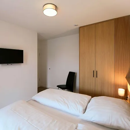 Apartment Petersen 2 *